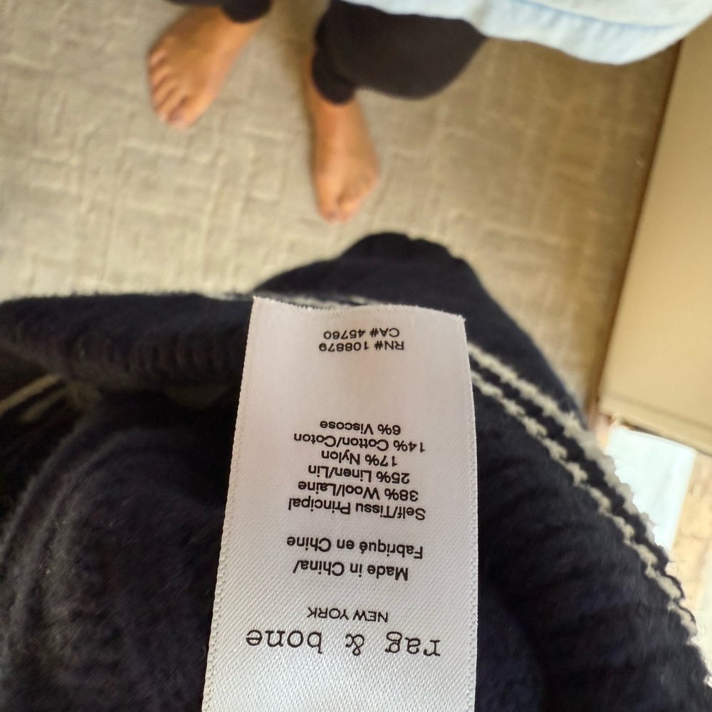 Rag & Bone Dark Blue‎ and White Knit Shorts - Picture 7 of 7